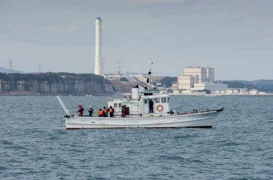 64.1 (c) Asakaze, a Japanese research vessel chartered by Greenpeace Japan, conducting radiation survey work off the shore of Fukushima Prefecture. (© Christian Åslund / Greenpeace)