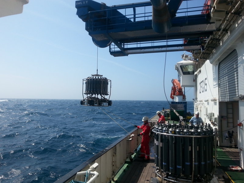 2018_03_30_Blei-im-Meer_20150422_133804_0bf99b4348 (c) Water sampling in the Celtic Sea with a clean CTD System. photo. © D. Rusiecka, GEOMAR