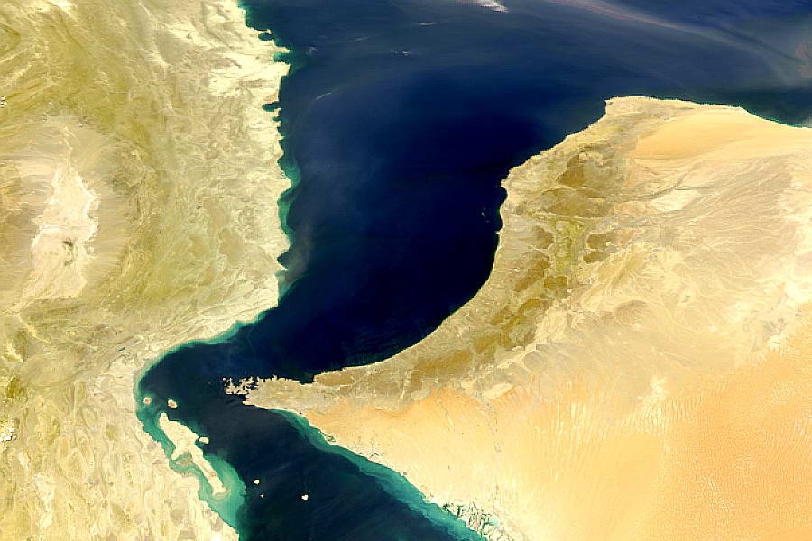 Gulf of Oman, Strait of Hormuz und Arabian Gulf (from top to bottom) (c) NASA