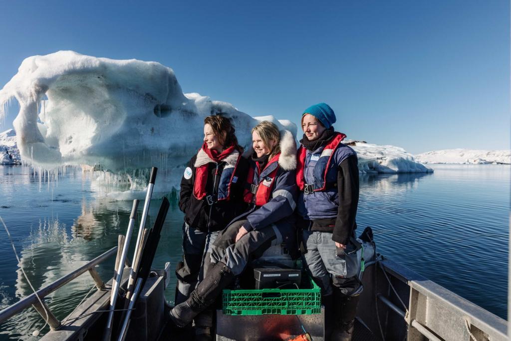AWI biologists sample the Kongsfjord (Spitzbergen)
(c) Alfred-Wegener-Institut / Paolo Verzone