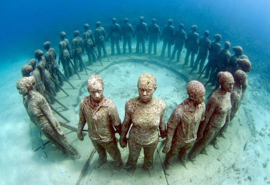1 (c) Underwater sculpture park in Grenada by Jason Taylor
(c) Orlanda K.