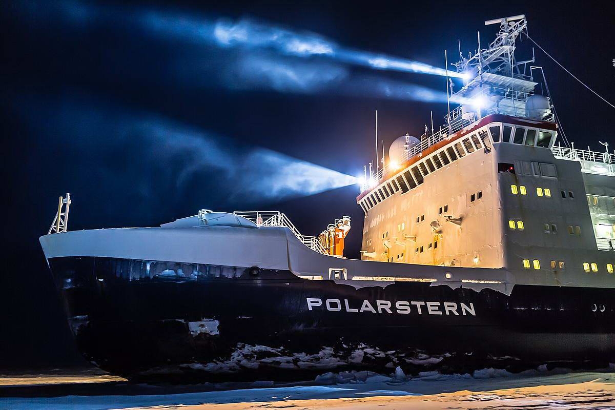 3 (c) Polarstern in the Weddell Sea.
(c) Stefan Hendricks