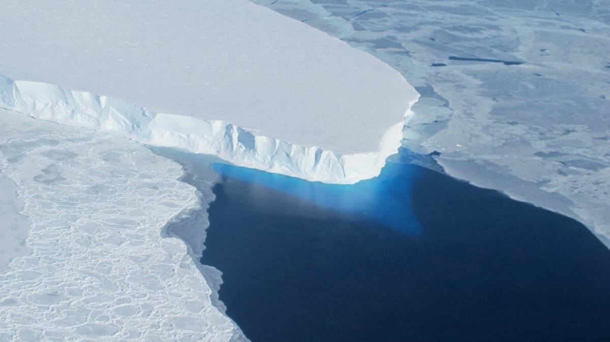 Antarctic ice-cliff
(c) NASA