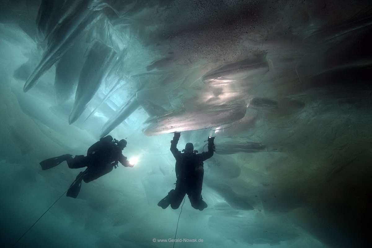 01_3 (c) Ice Diving in Lake Baikal (c) Gerald Nowak