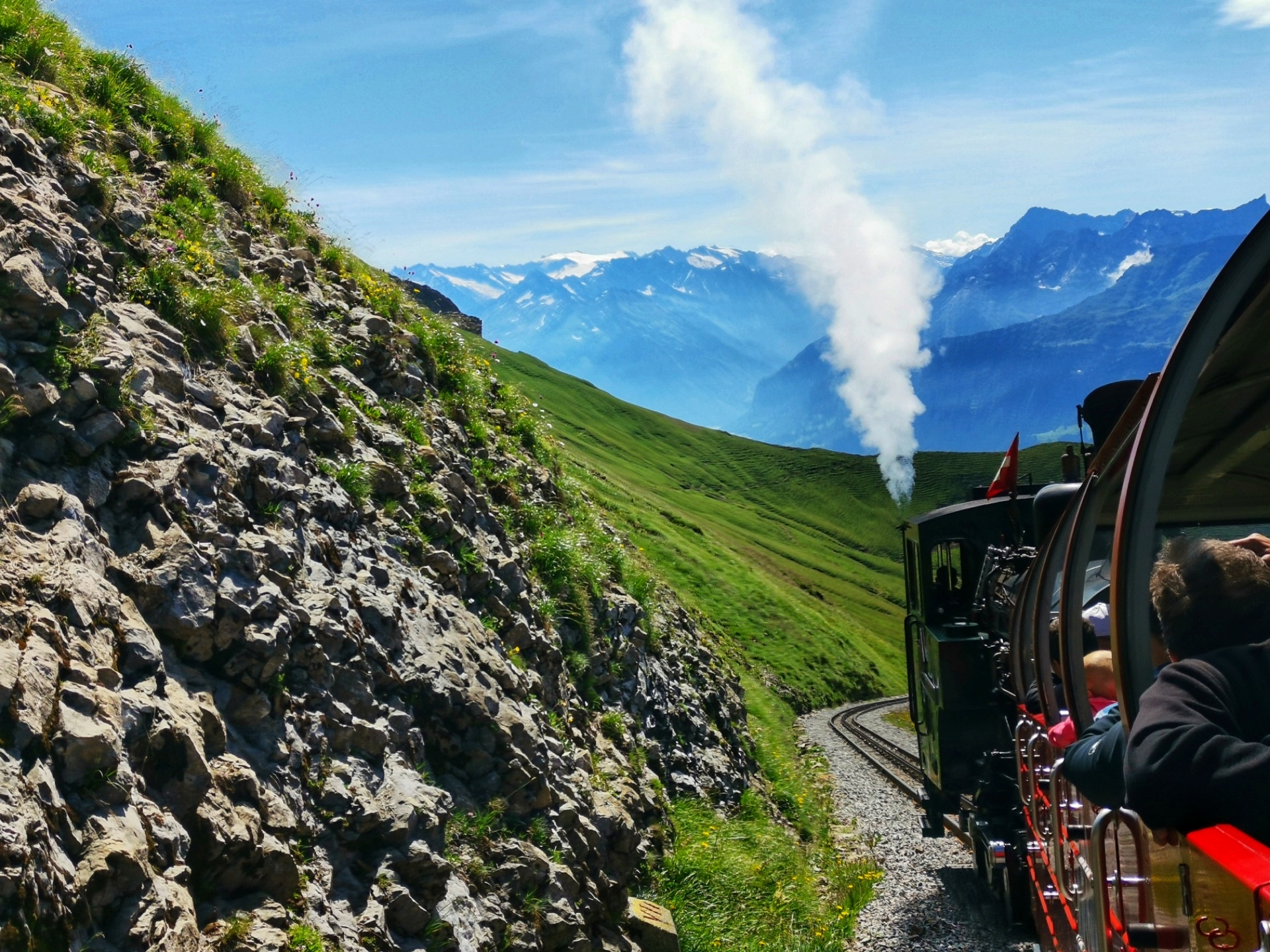 Töff, töff steam train… the ride on the steam locomotive is like a breathtaking journey through the mountains (c) Ariane Schild