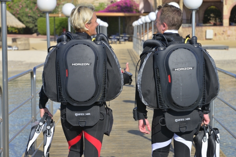 Divers with a semiclosed Rebreather